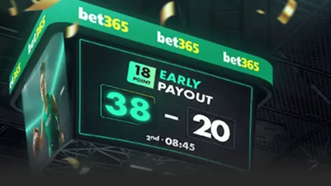 斯通斯揭秘：五后卫阵型变阵背后，教练的果断抉择；福登闪耀时刻，喜悦之情溢于言表！