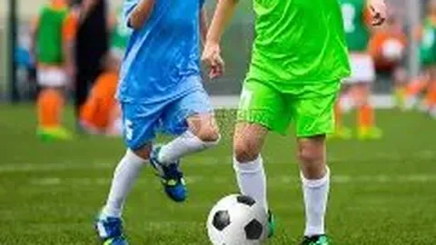 《吴曦续约申花在即，经纪人称转会市场炙手可热！》